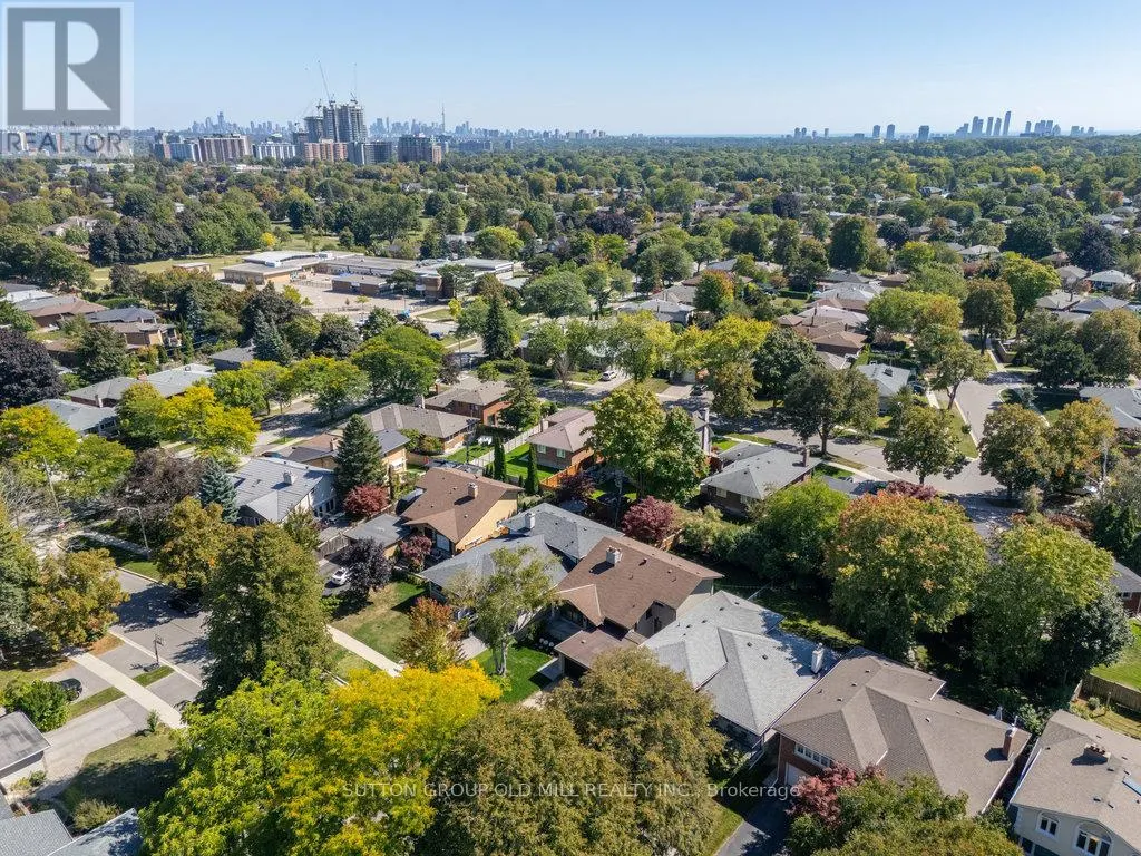 36 LAURELWOOD CRESCENT