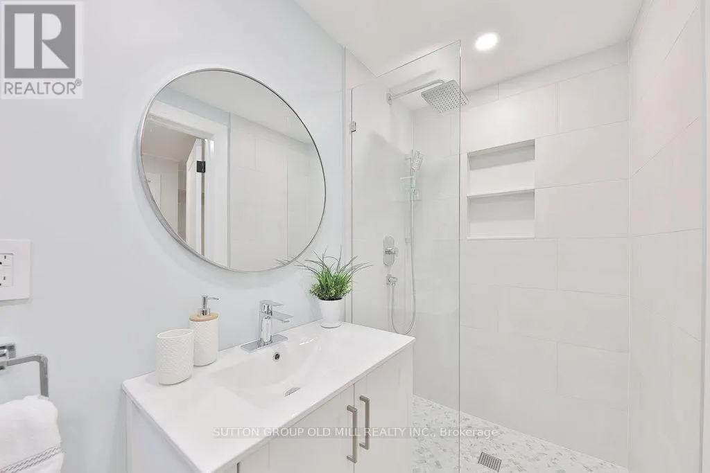 36 LAURELWOOD CRESCENT