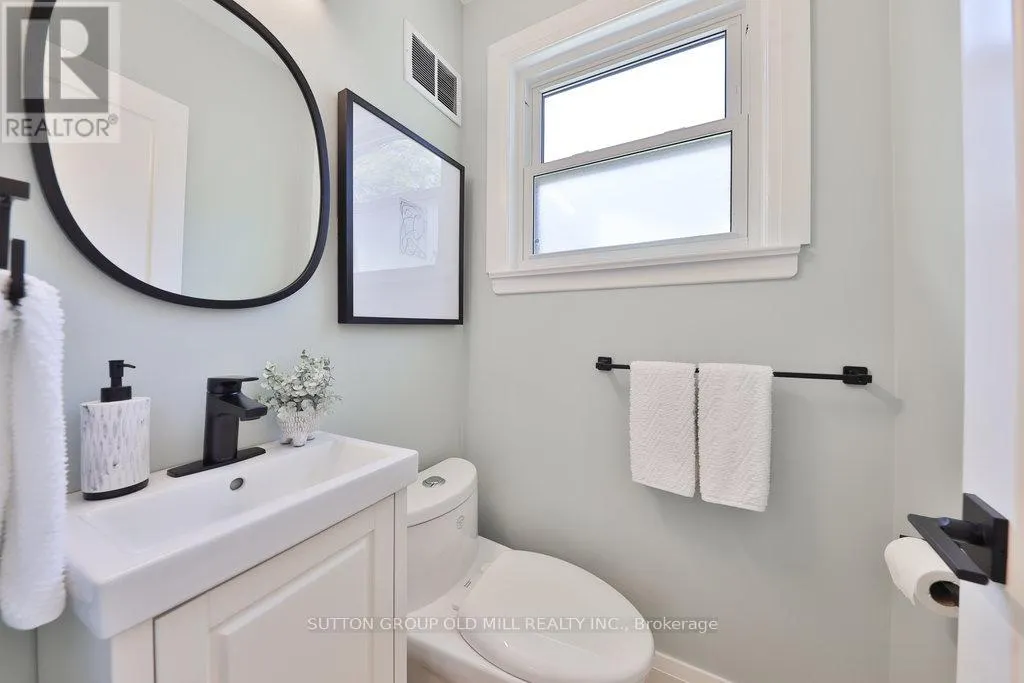 36 LAURELWOOD CRESCENT