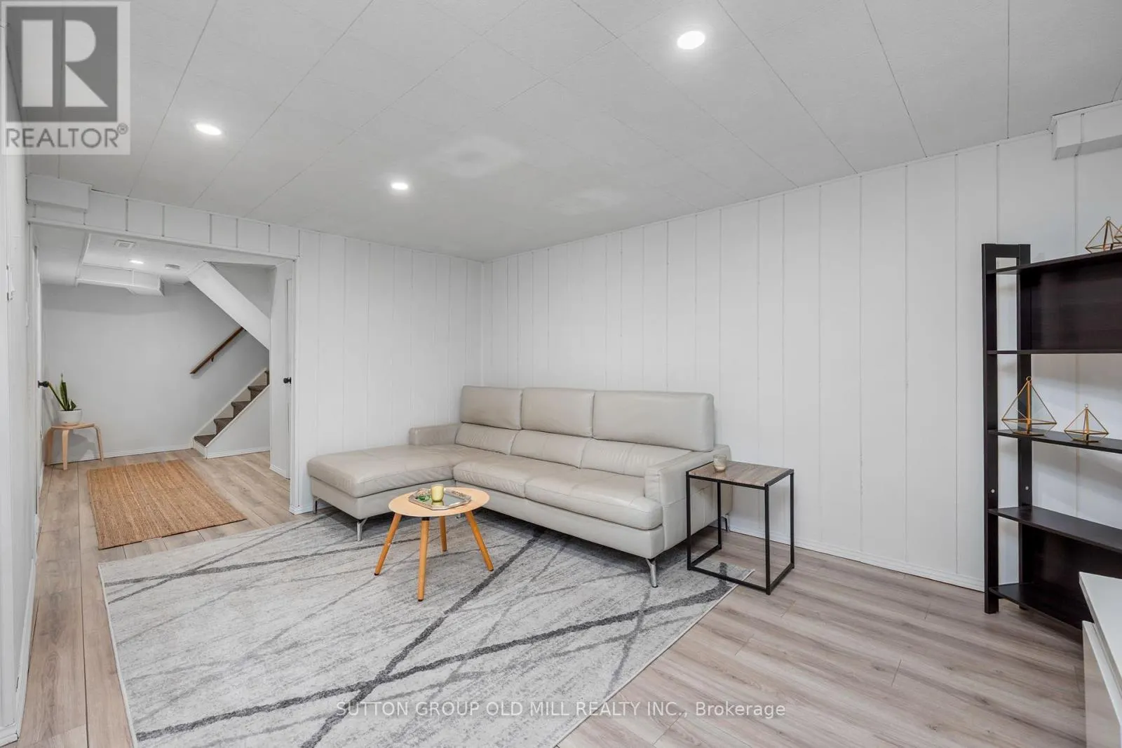 4336 LEE DRIVE