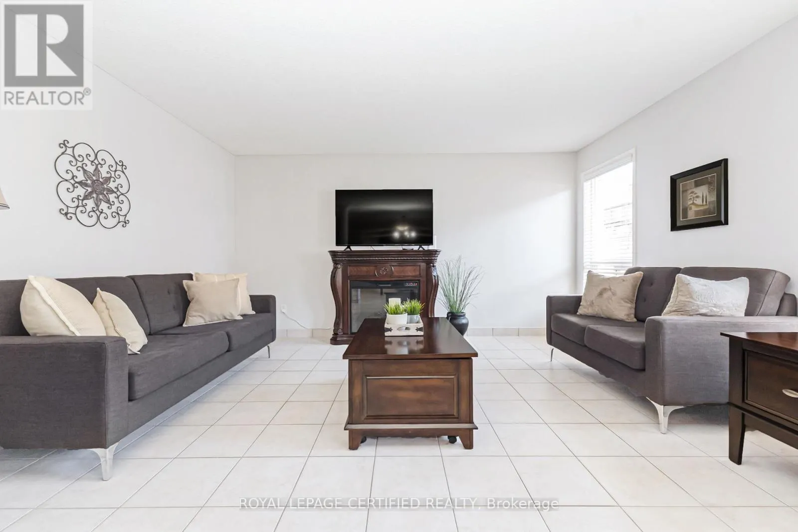 43 HEATHERDALE DRIVE