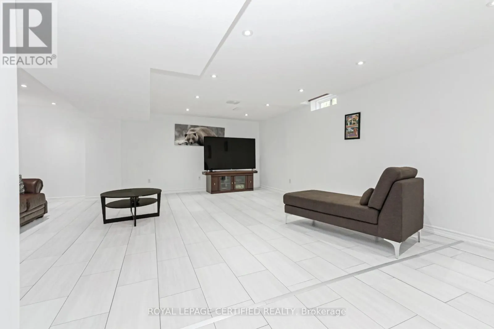 43 HEATHERDALE DRIVE