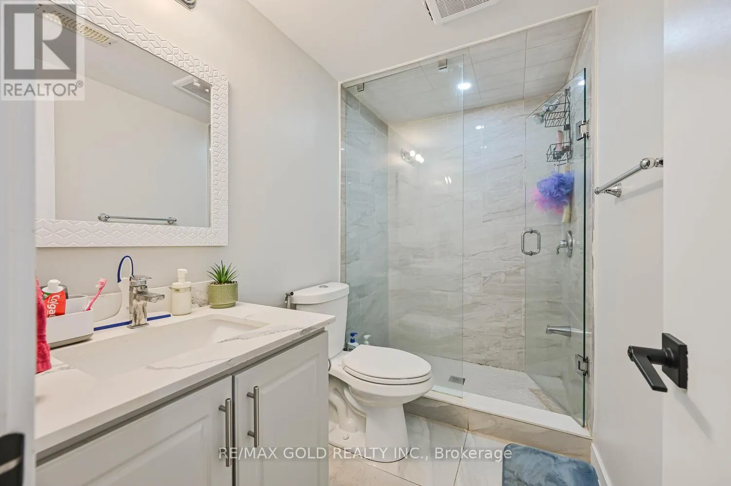 4 SILVERSTREAM ROAD