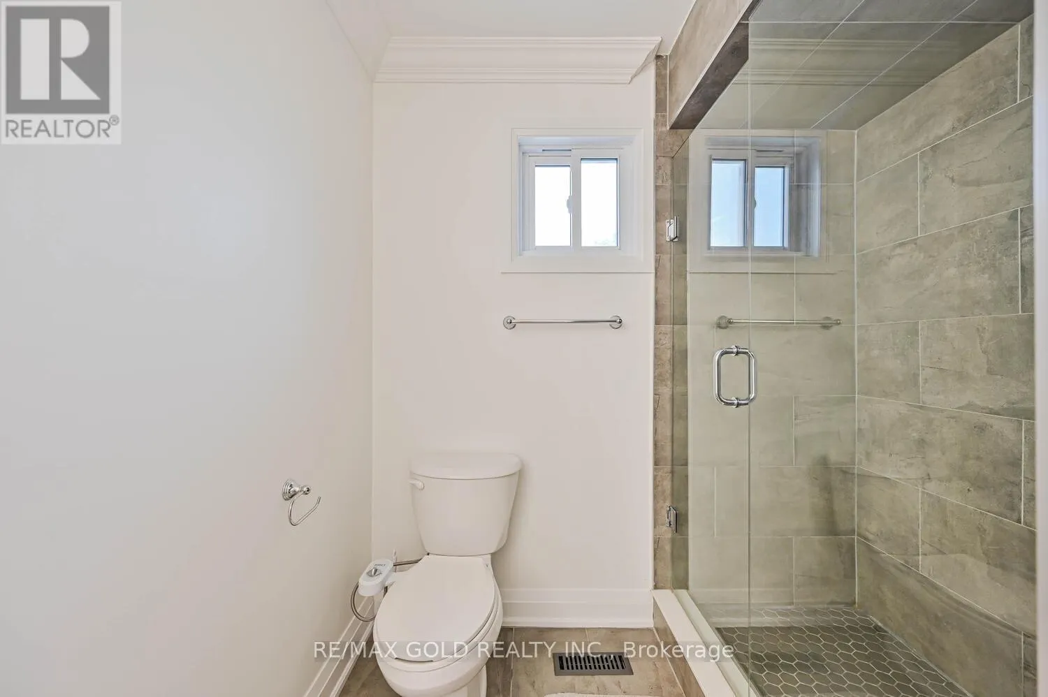 4 SILVERSTREAM ROAD