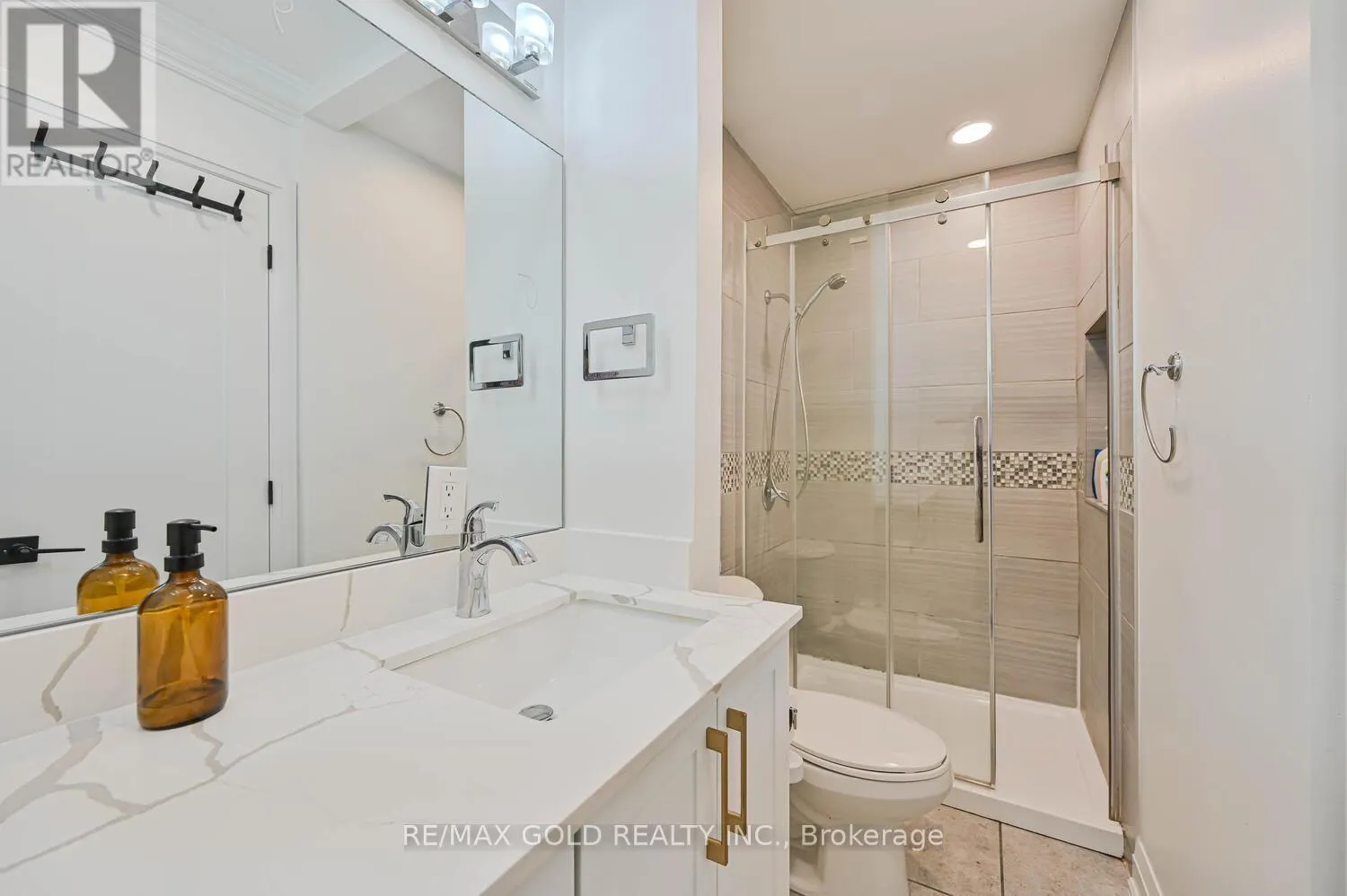 4 SILVERSTREAM ROAD