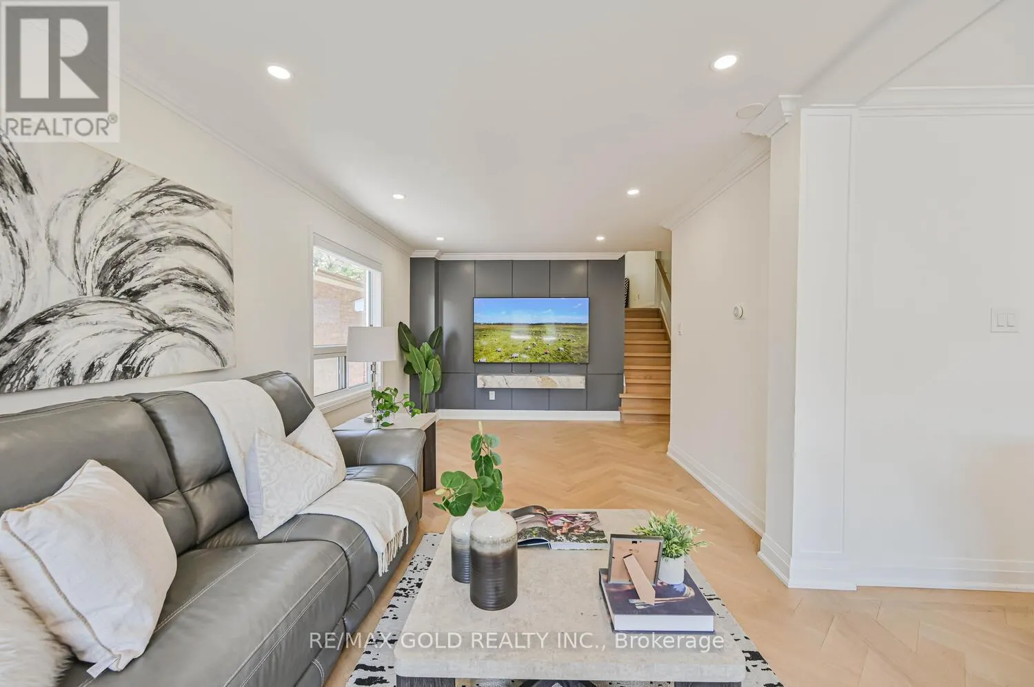4 SILVERSTREAM ROAD