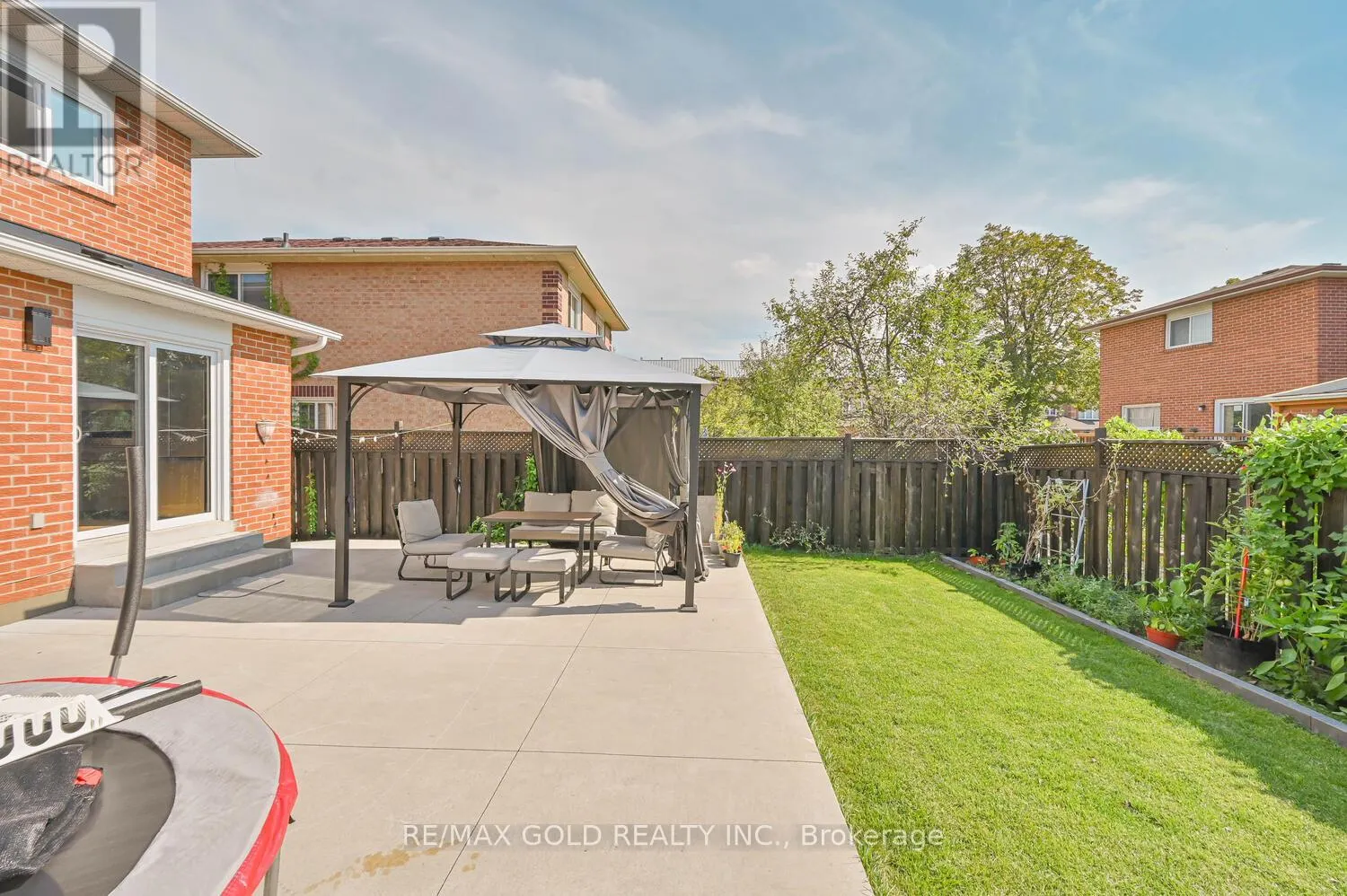 4 SILVERSTREAM ROAD