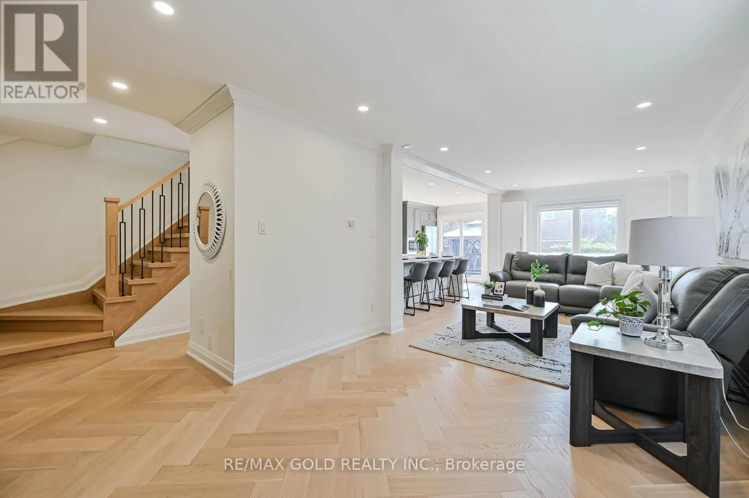 4 SILVERSTREAM ROAD