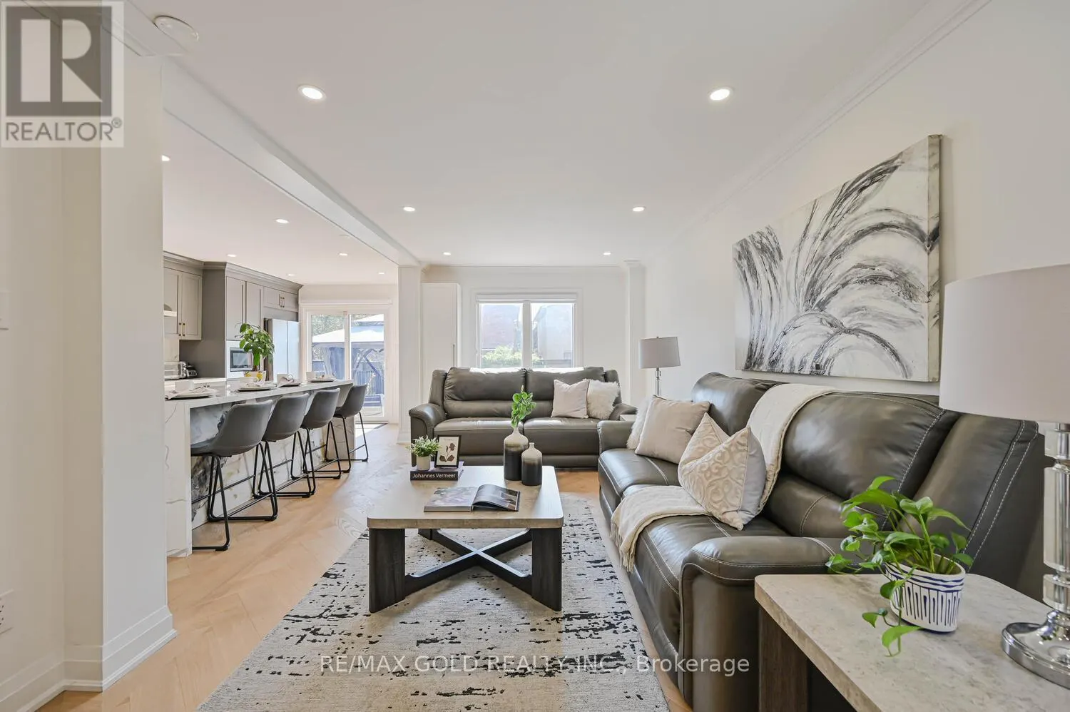 4 SILVERSTREAM ROAD