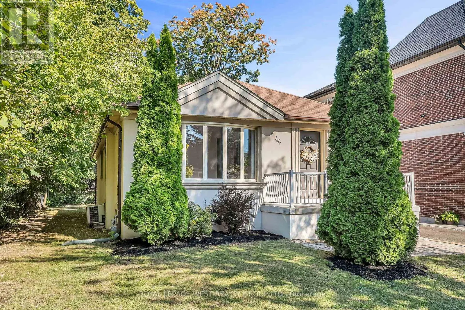 44 WESTGLEN CRESCENT