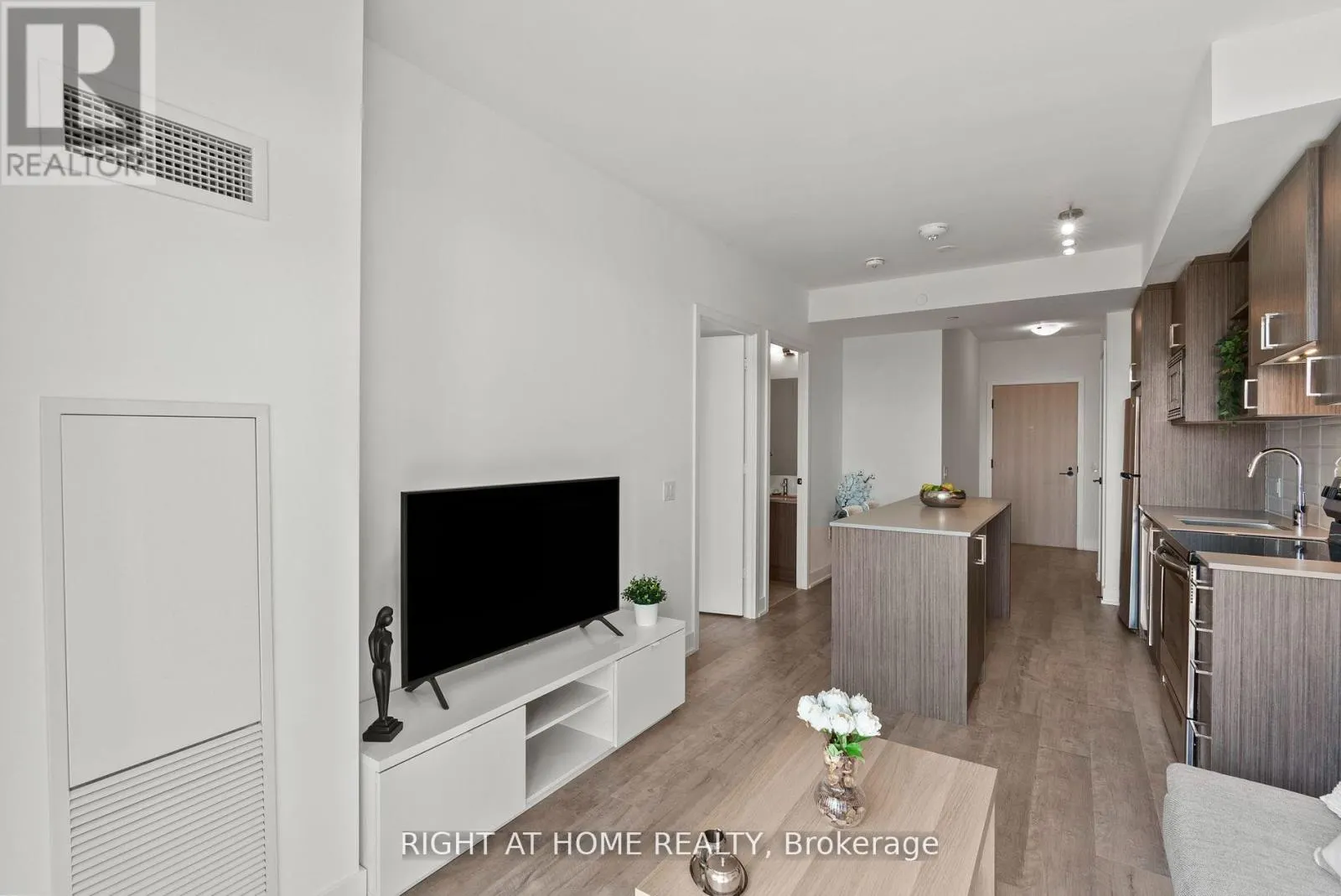 509 - 60 GEORGE BUTCHART DRIVE