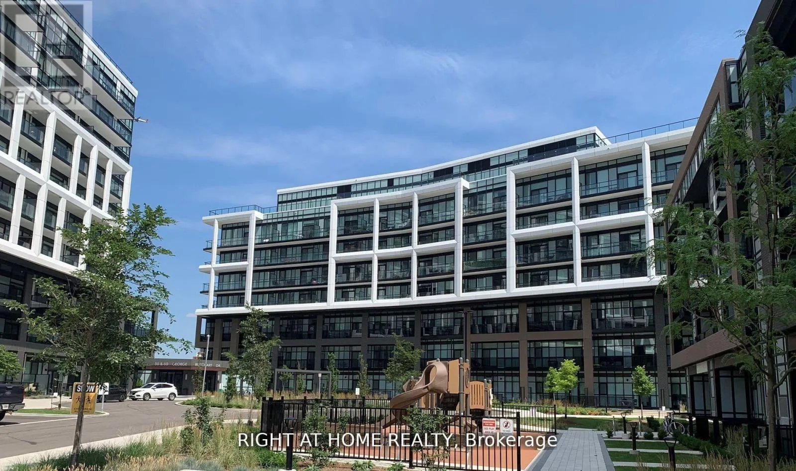 509 - 60 GEORGE BUTCHART DRIVE