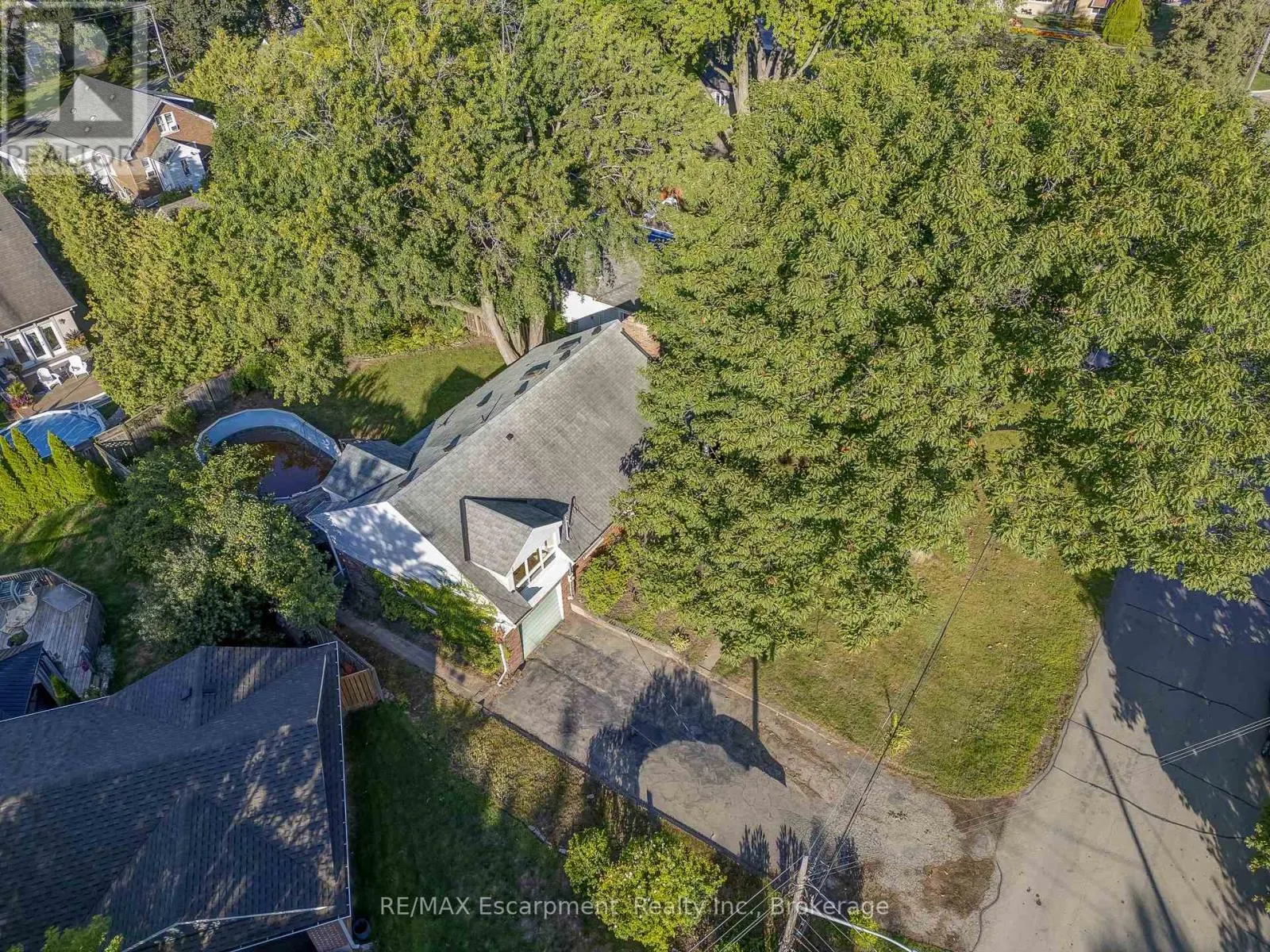 900 TANAGER AVENUE