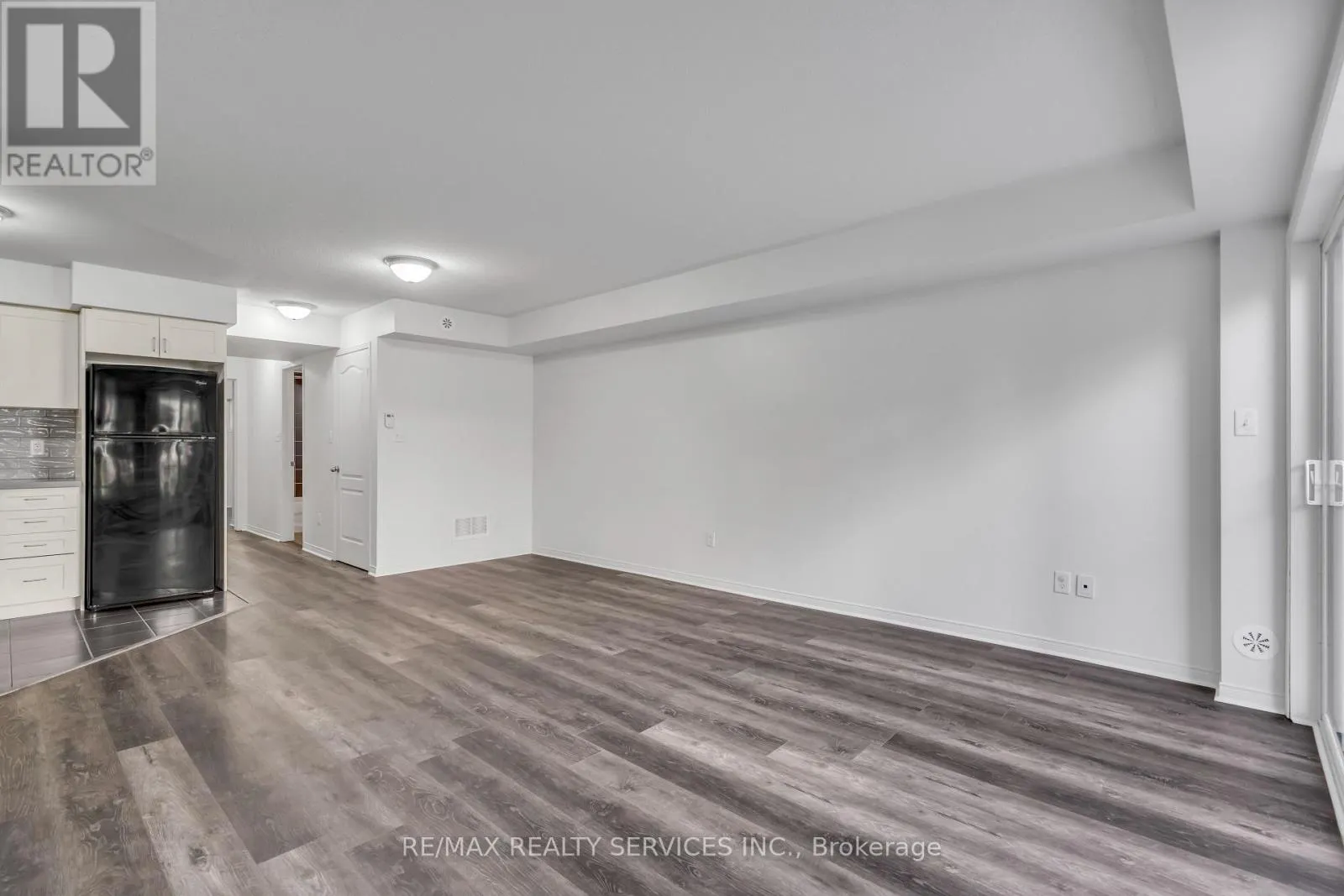 3 - 43 HAYS BOULEVARD