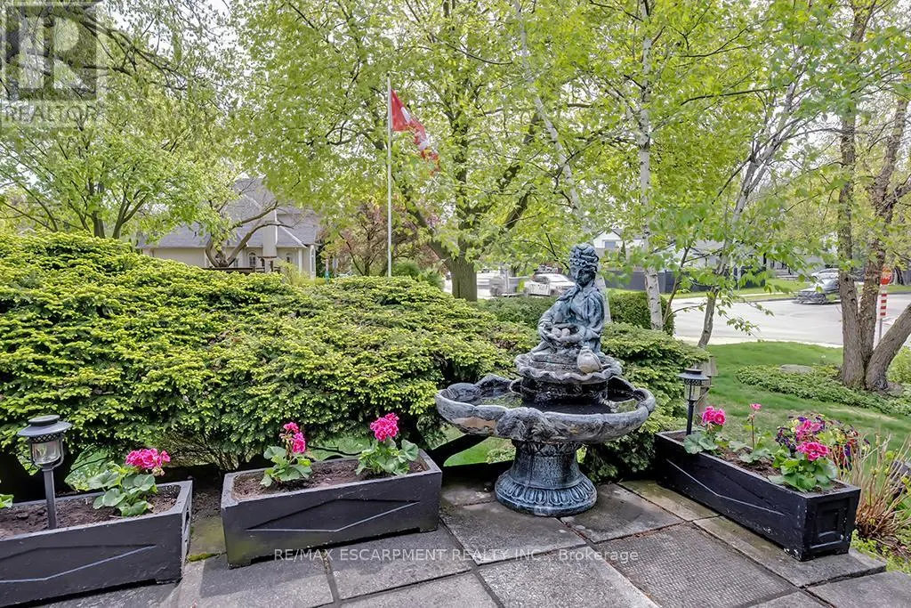 327 STRATHCONA DRIVE