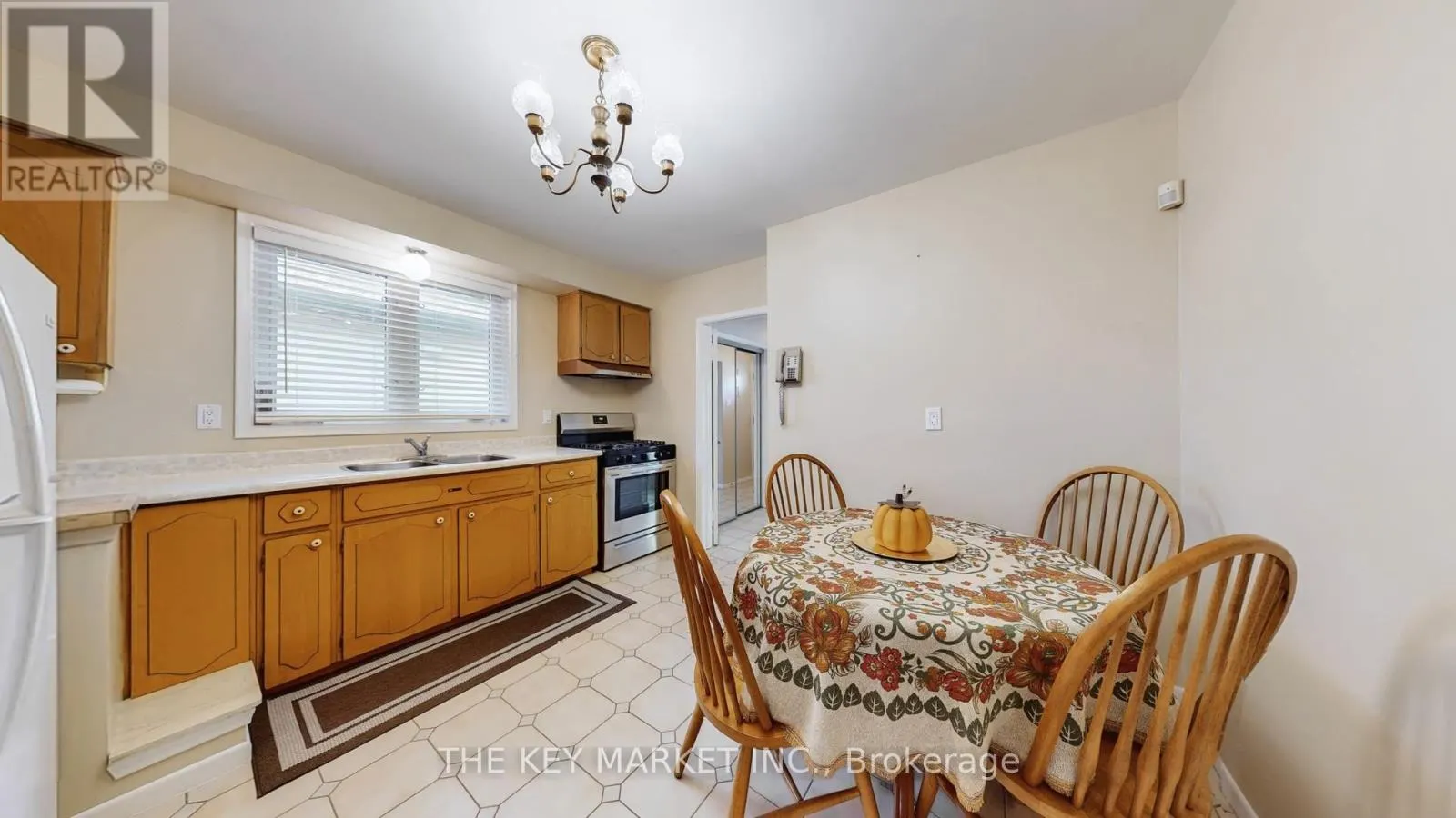 1277 TYNEBURN CRESCENT