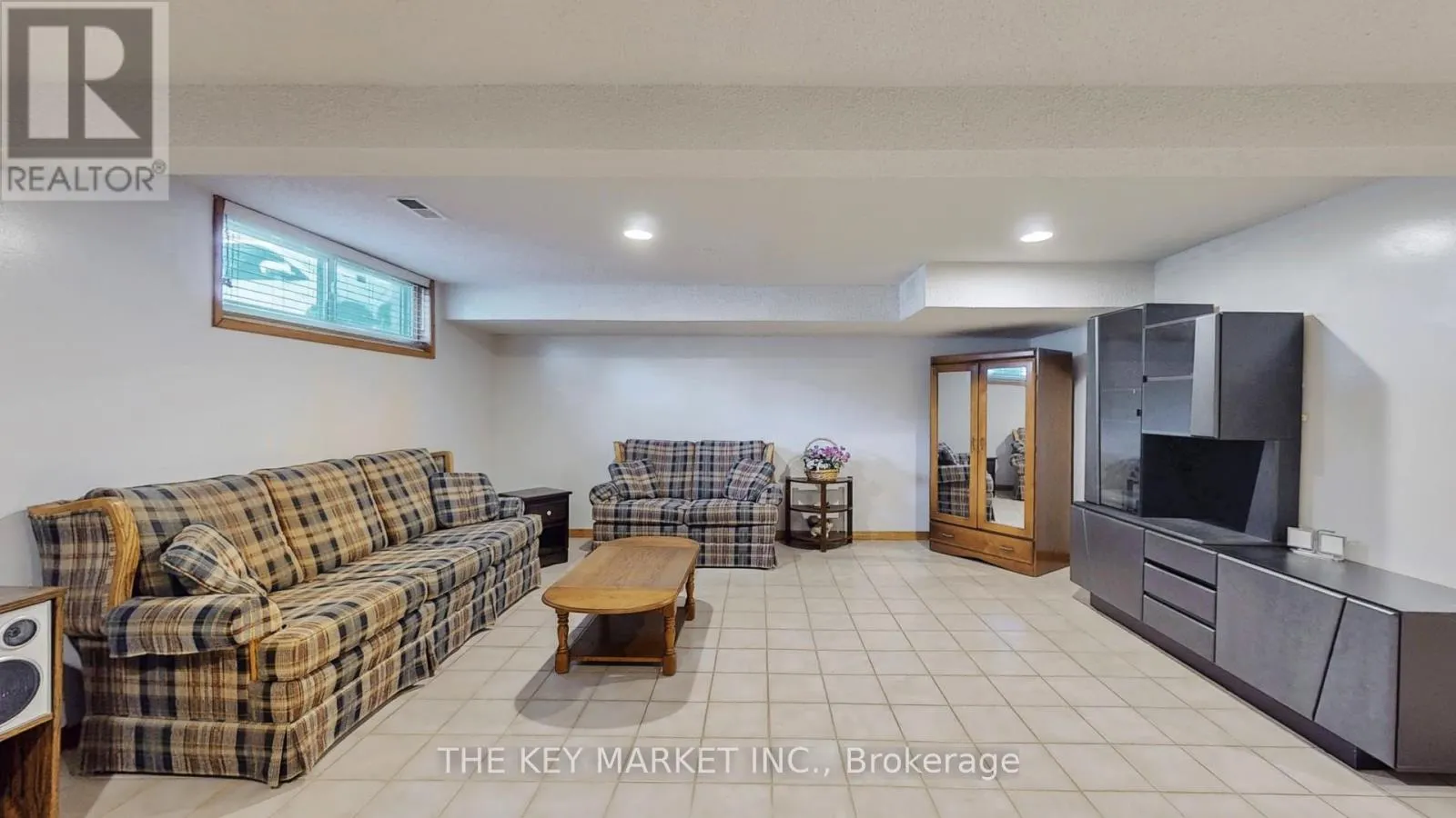 1277 TYNEBURN CRESCENT