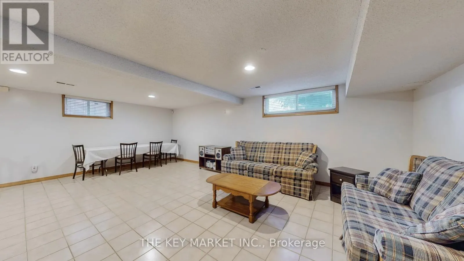 1277 TYNEBURN CRESCENT