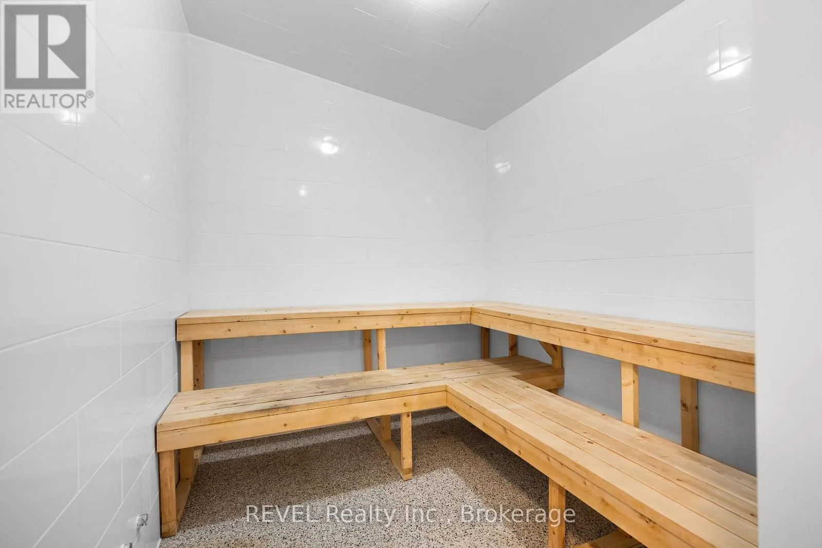 905 - 442 MAPLE AVENUE, #905