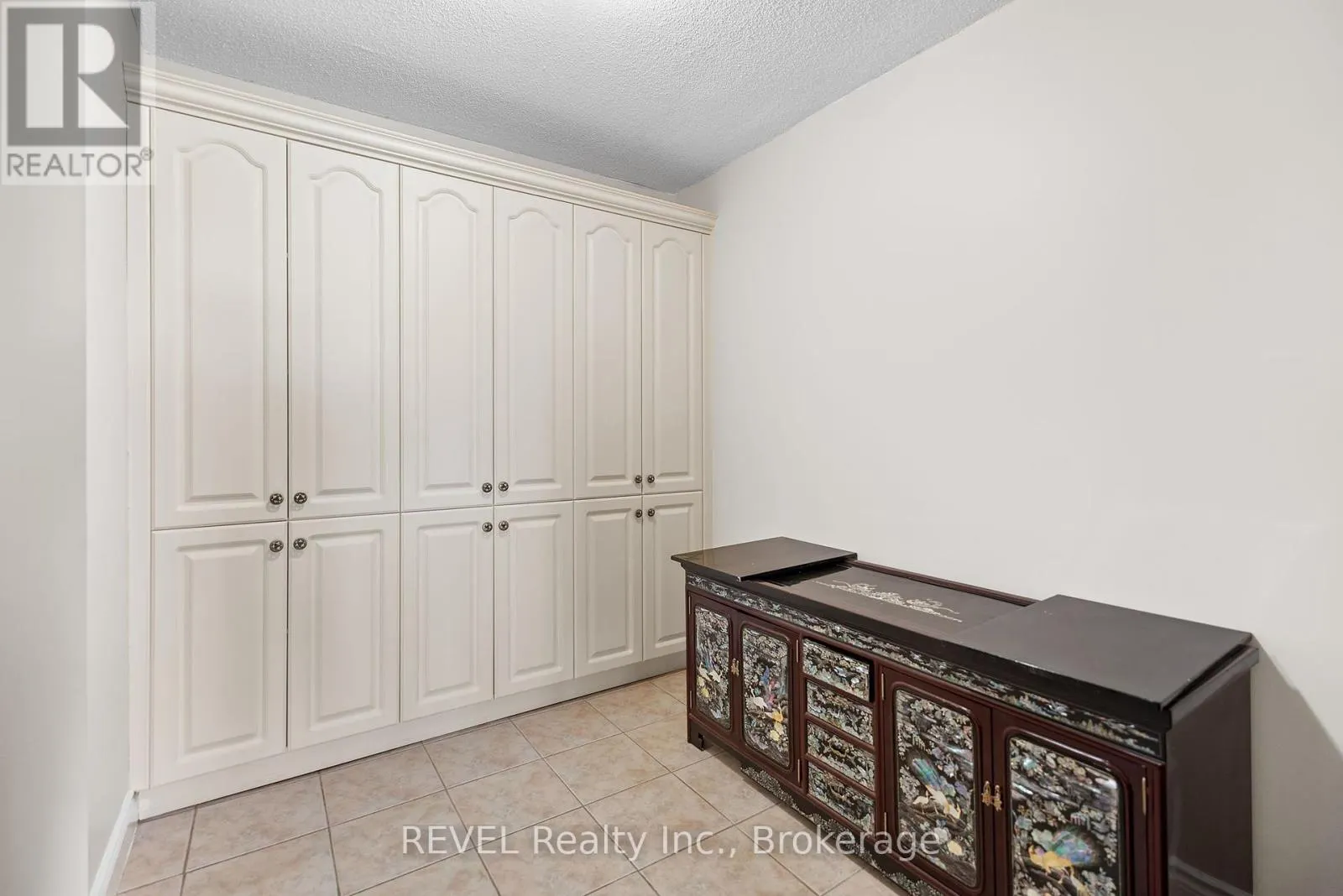 905 - 442 MAPLE AVENUE, #905
