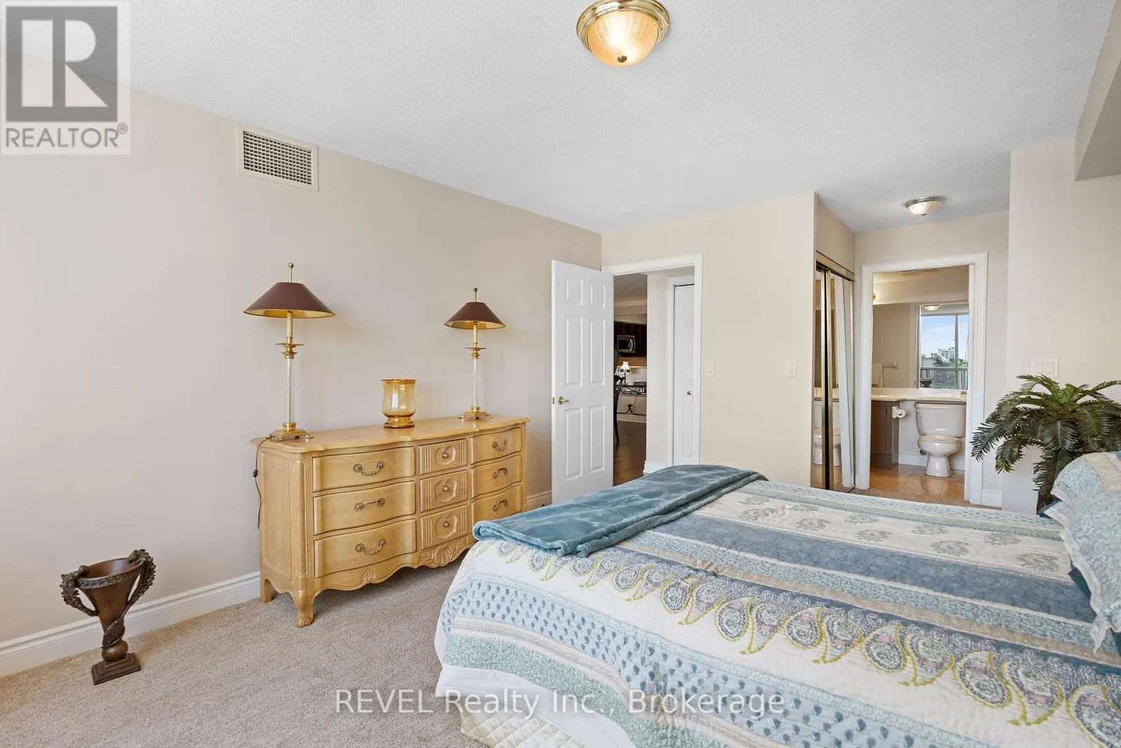 905 - 442 MAPLE AVENUE, #905