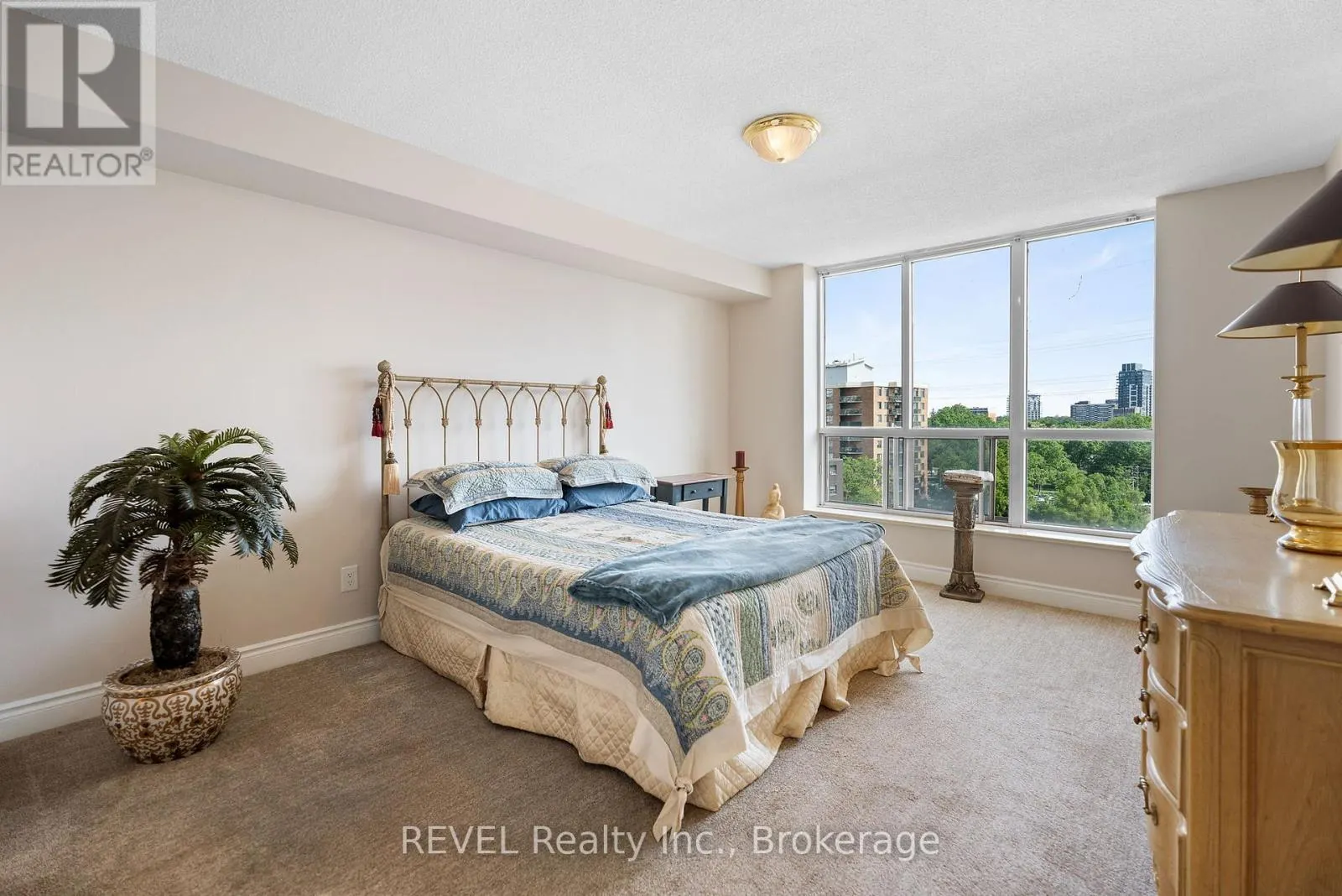 905 - 442 MAPLE AVENUE, #905