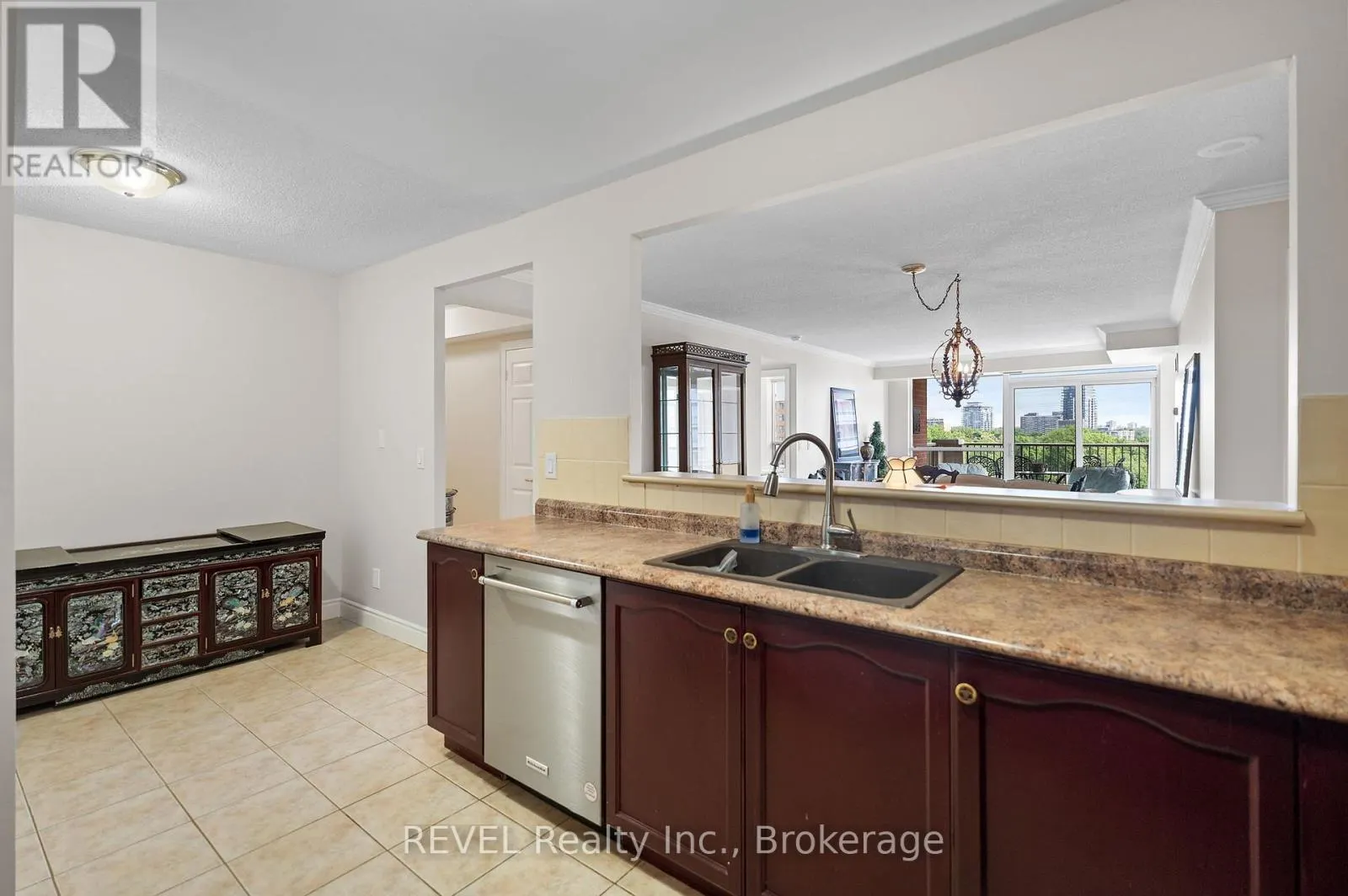 905 - 442 MAPLE AVENUE, #905