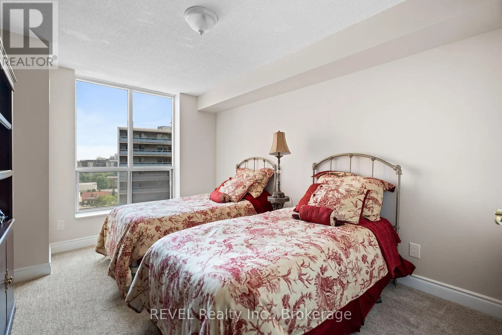 905 - 442 MAPLE AVENUE, #905