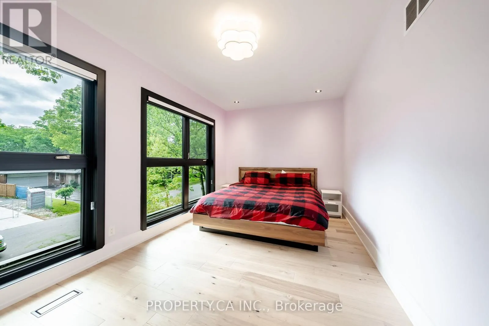 58 FARNINGHAM CRESCENT