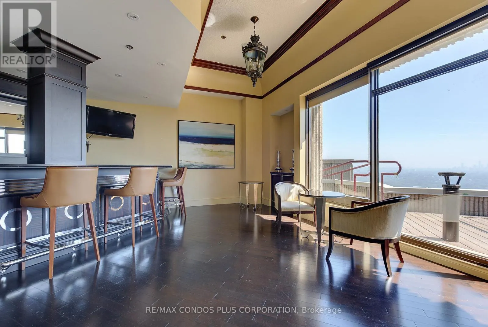 805 - 2045 LAKE SHORE BOULEVARD W