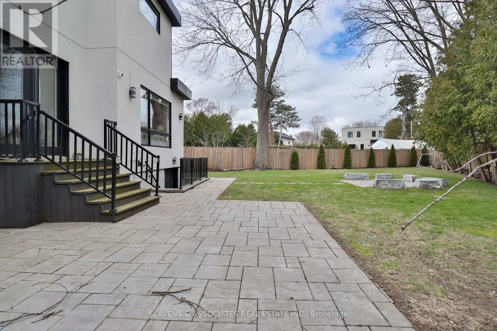 271 JENNINGS CRESCENT