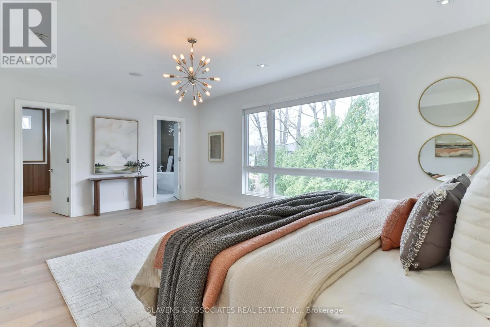 271 JENNINGS CRESCENT