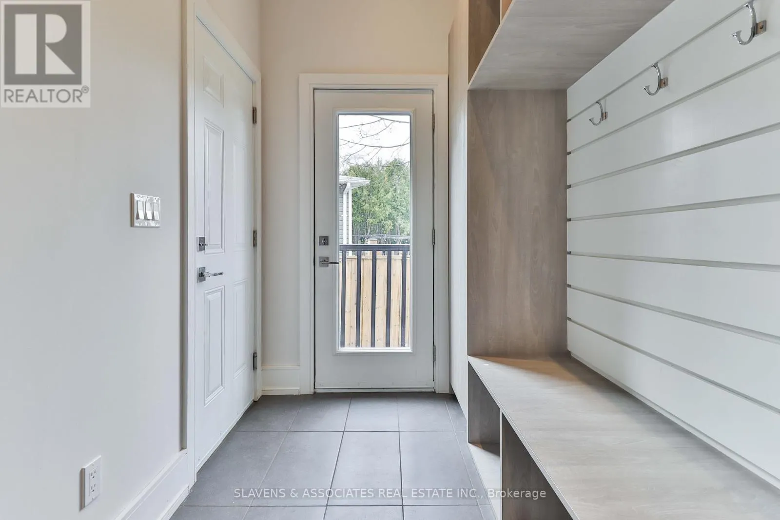 271 JENNINGS CRESCENT