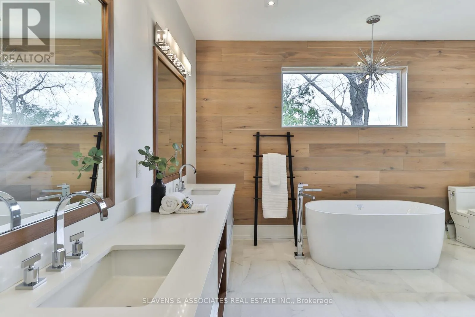 271 JENNINGS CRESCENT