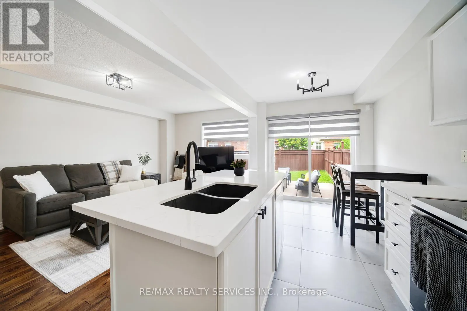 49 WOODCOTE CRESCENT