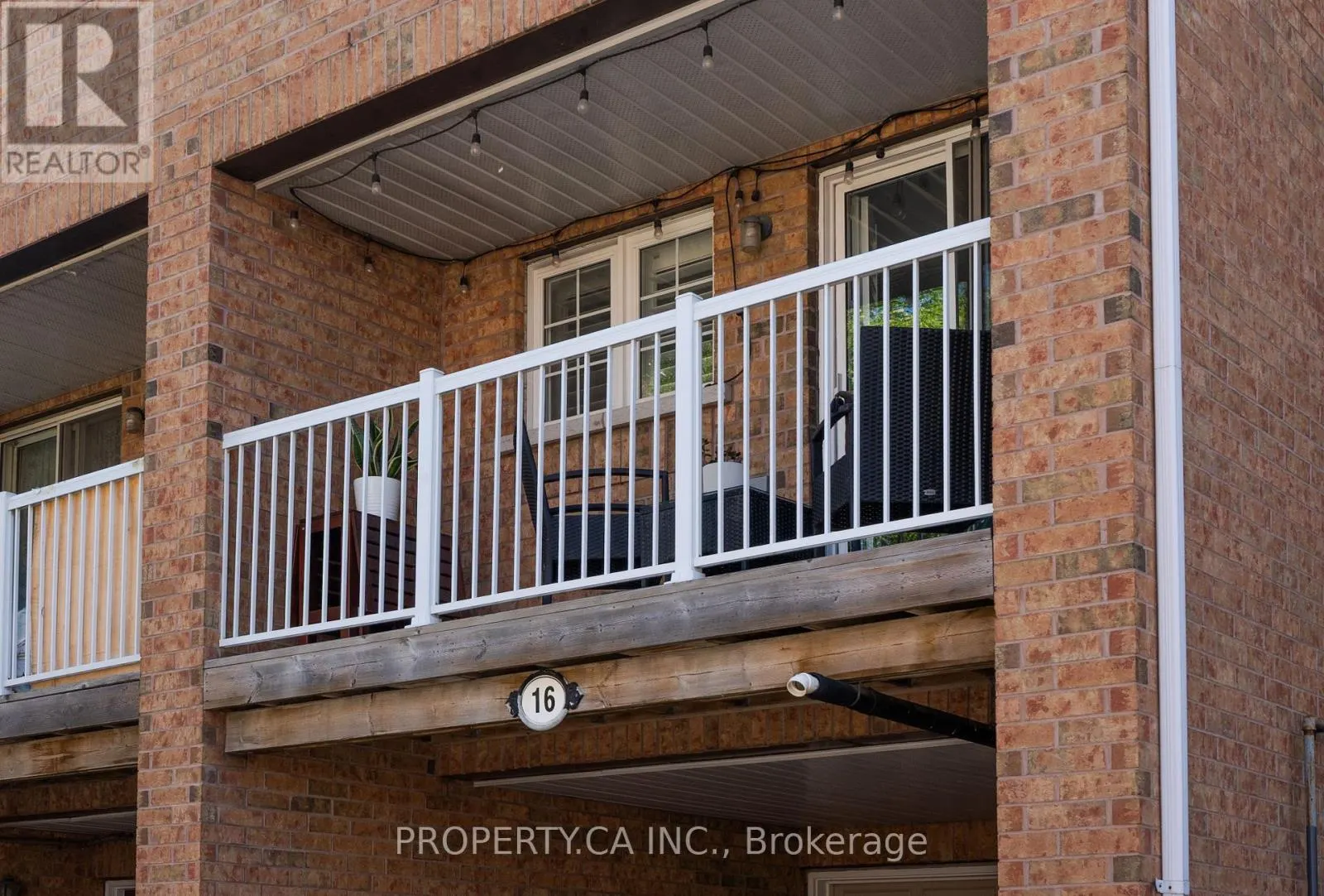 16 BRICKWORKS LANE