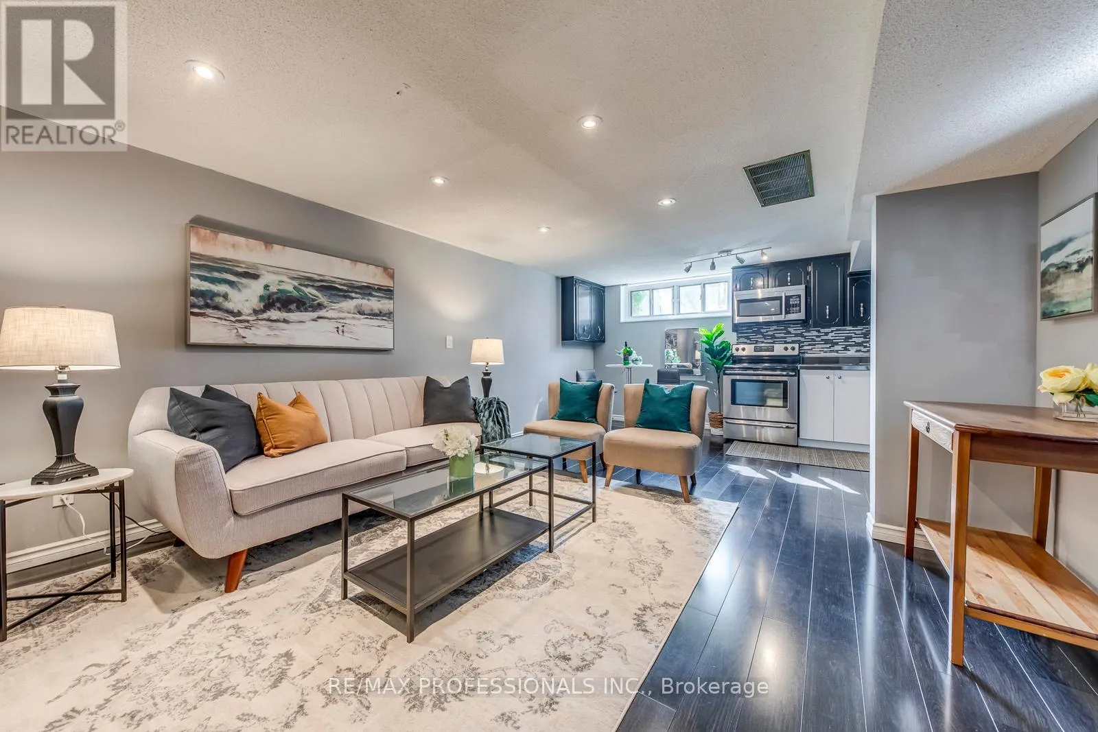 28 SUMMERFIELD CRESCENT