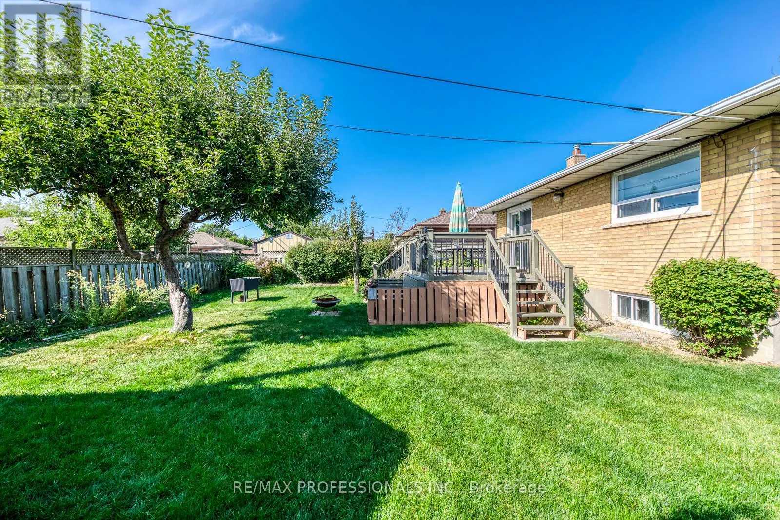 28 SUMMERFIELD CRESCENT