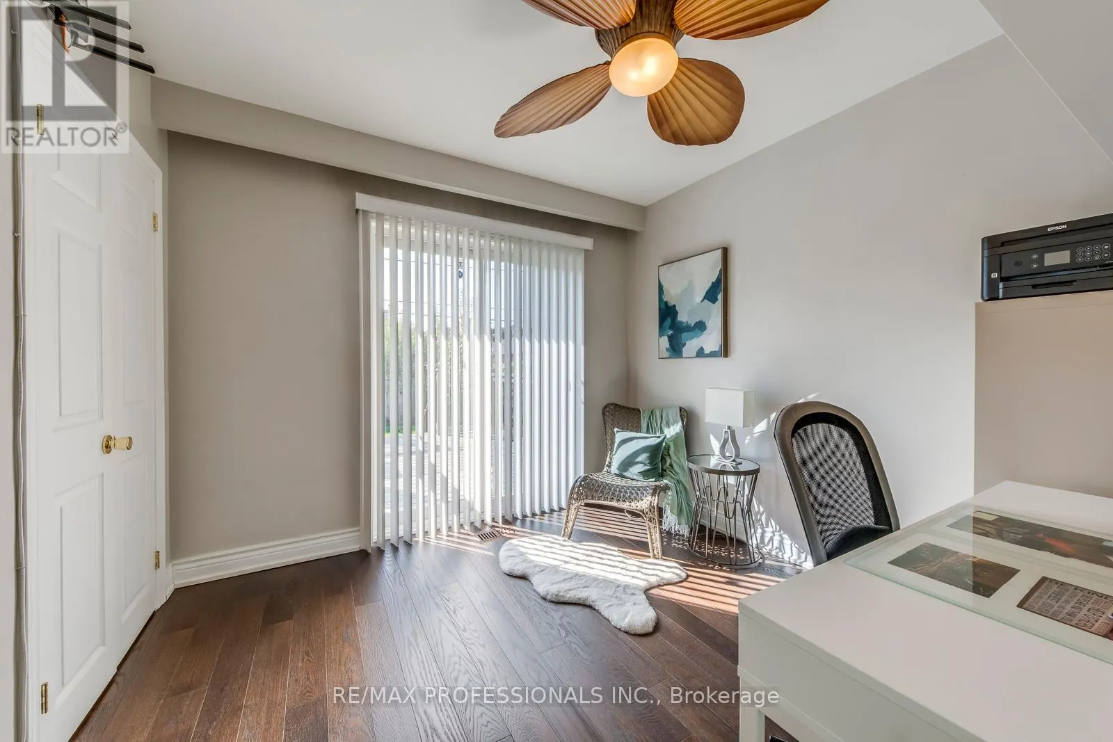 28 SUMMERFIELD CRESCENT