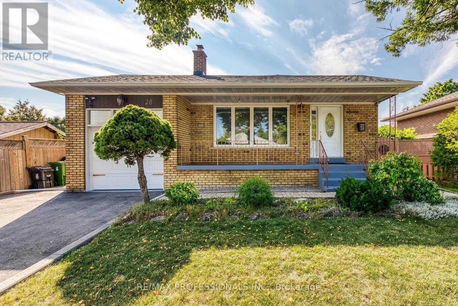 28 SUMMERFIELD CRESCENT