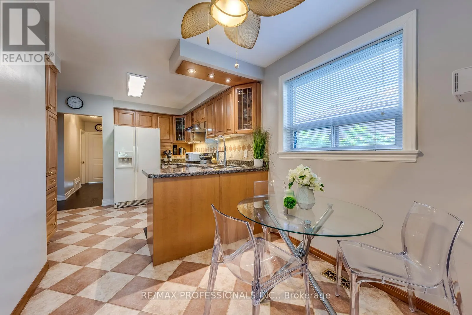 28 SUMMERFIELD CRESCENT