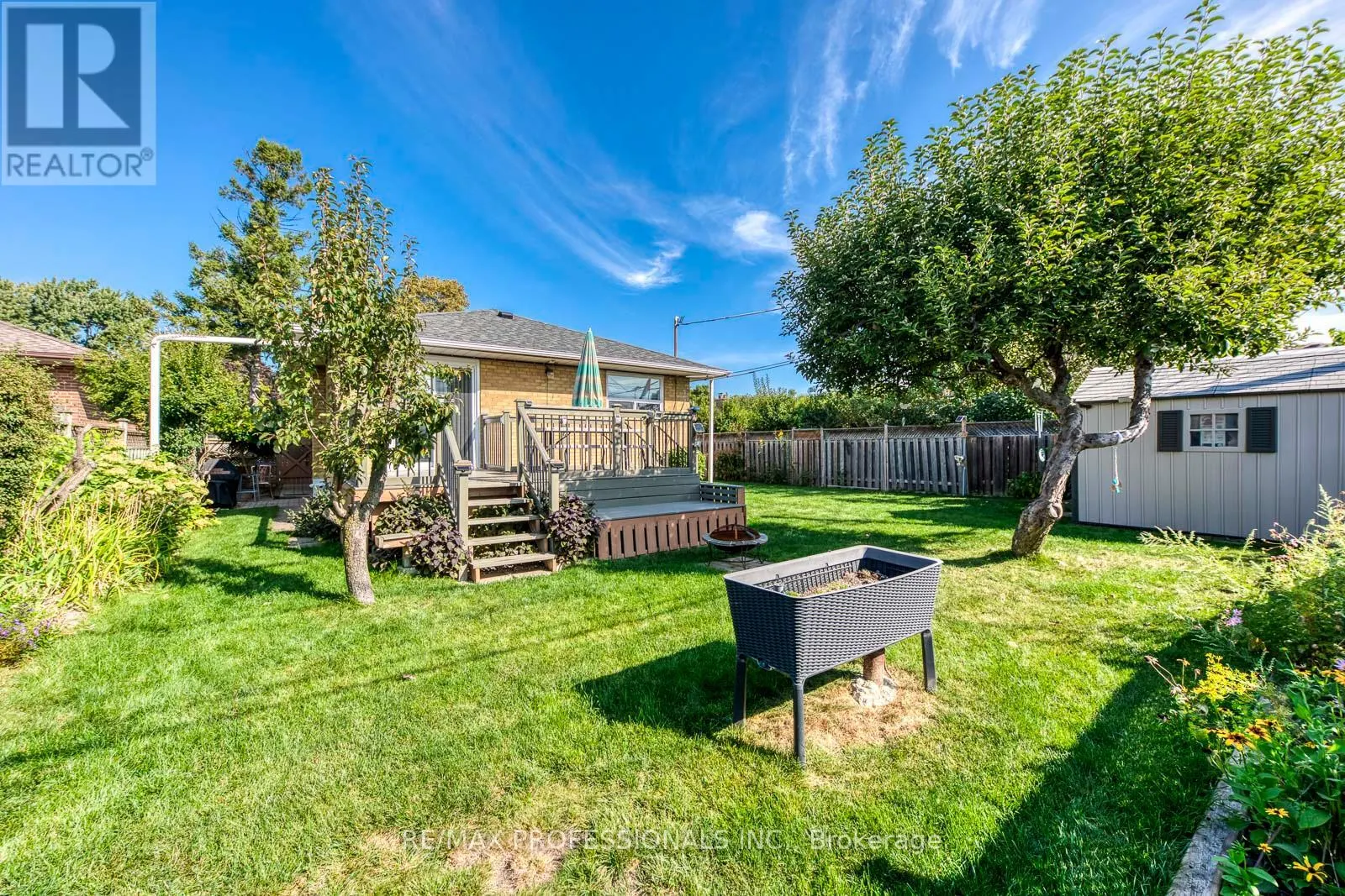 28 SUMMERFIELD CRESCENT