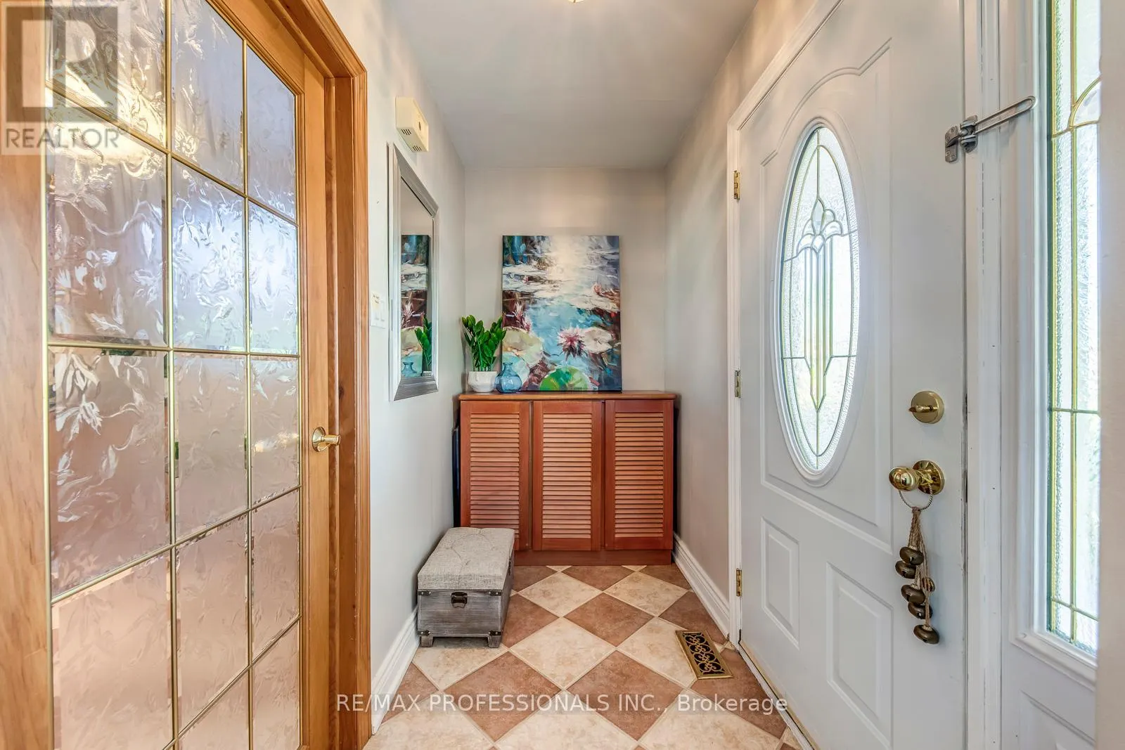 28 SUMMERFIELD CRESCENT