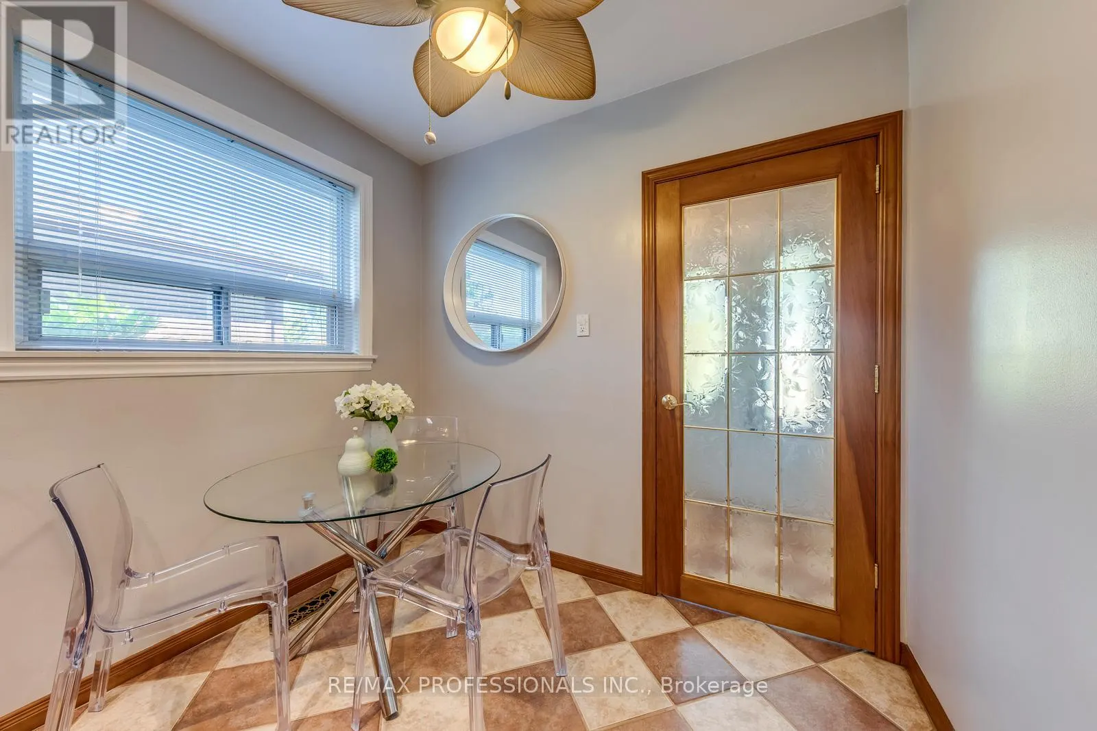 28 SUMMERFIELD CRESCENT