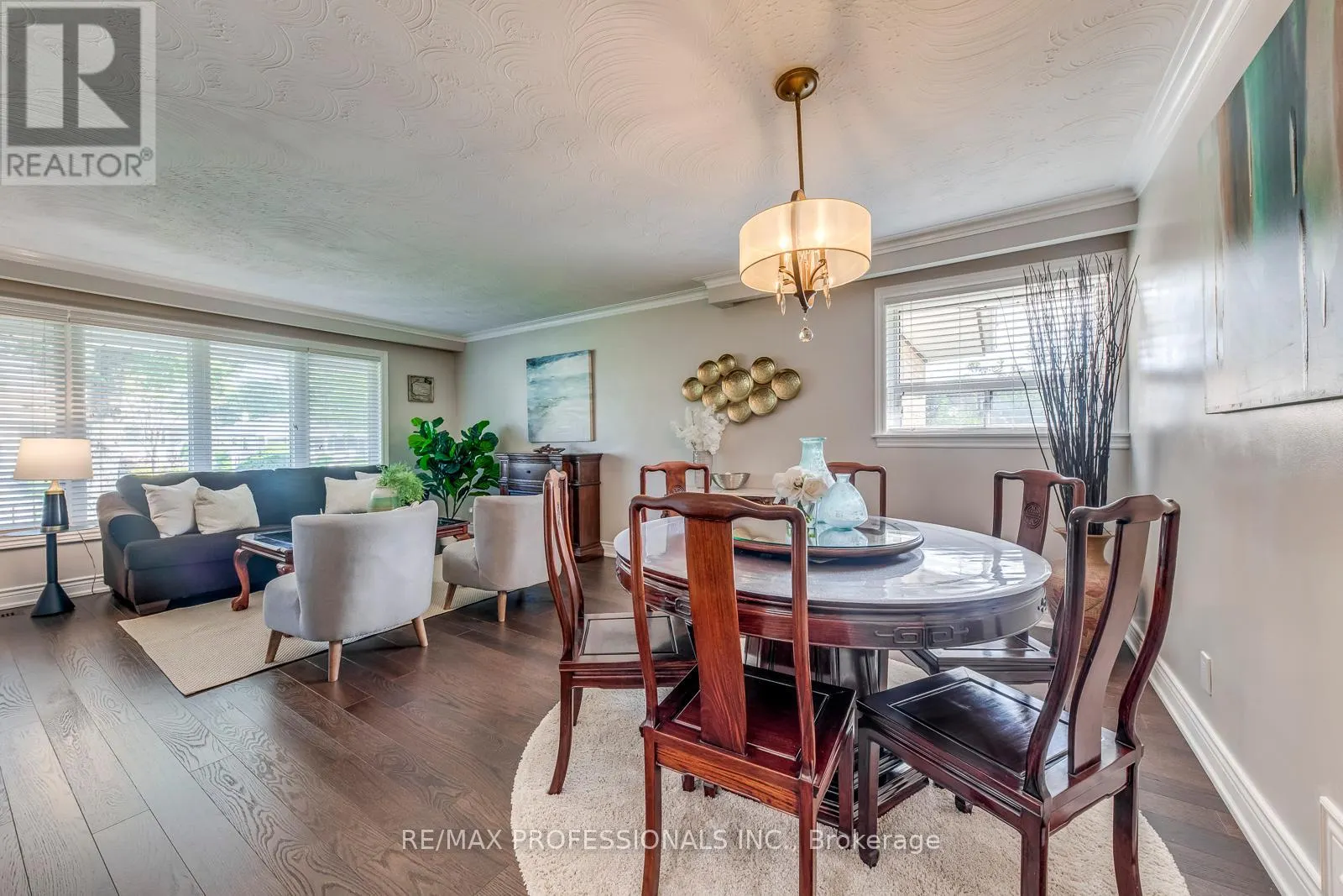 28 SUMMERFIELD CRESCENT