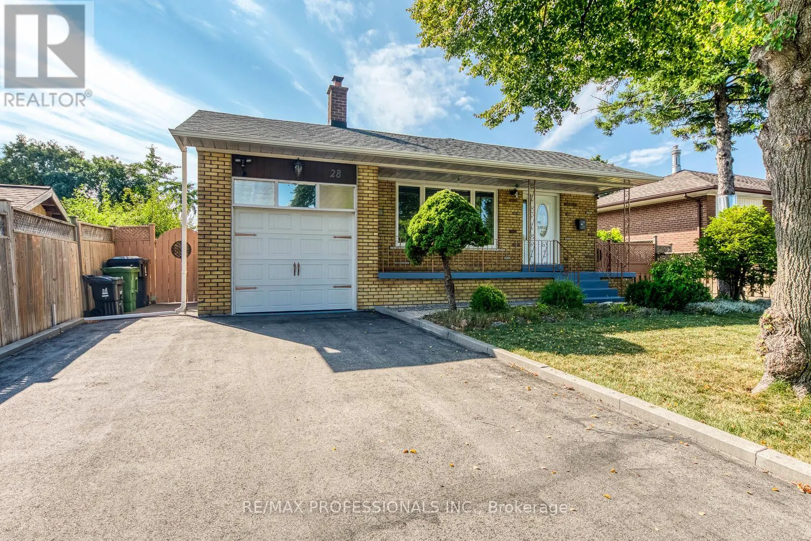 28 SUMMERFIELD CRESCENT