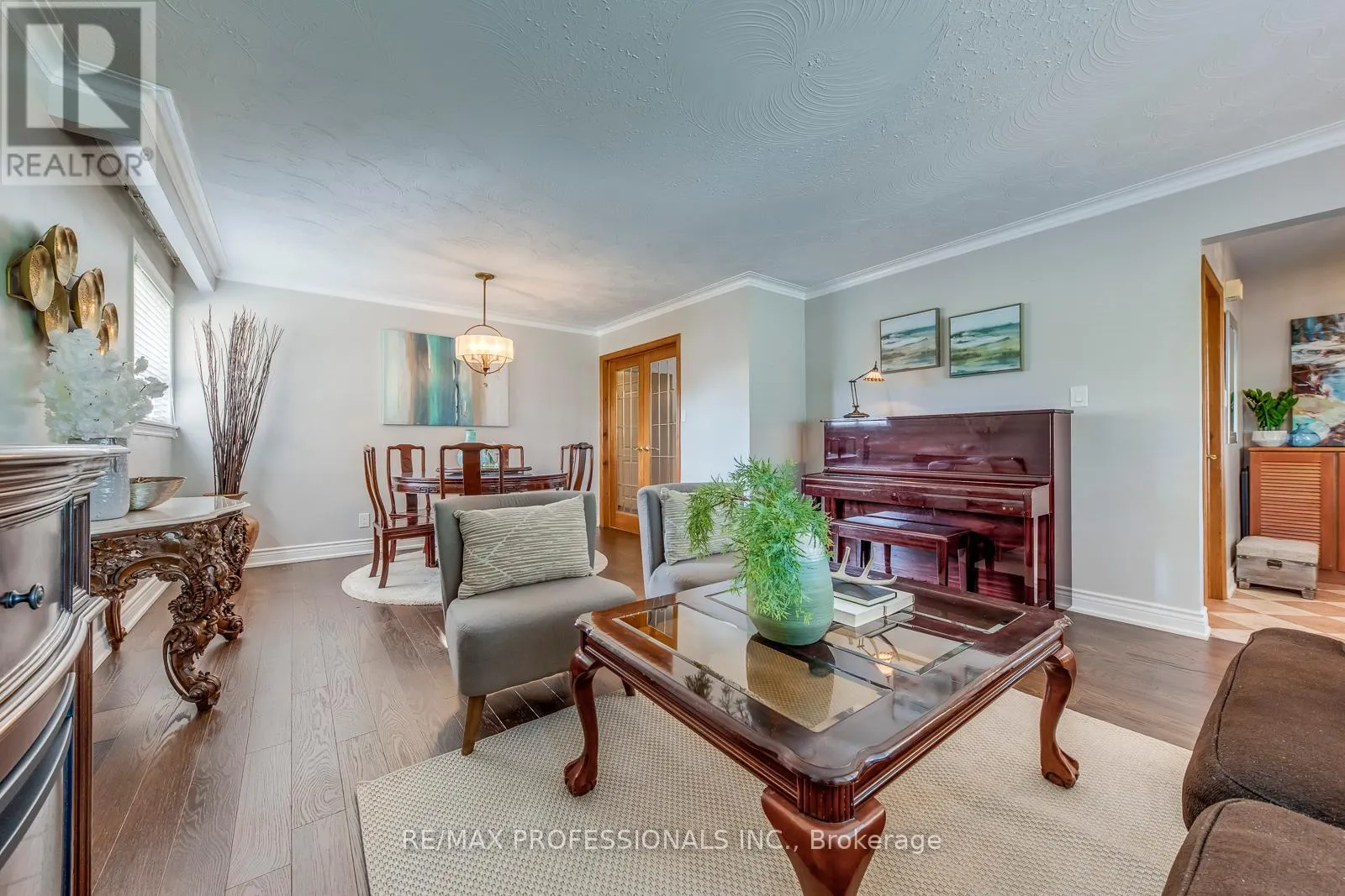28 SUMMERFIELD CRESCENT
