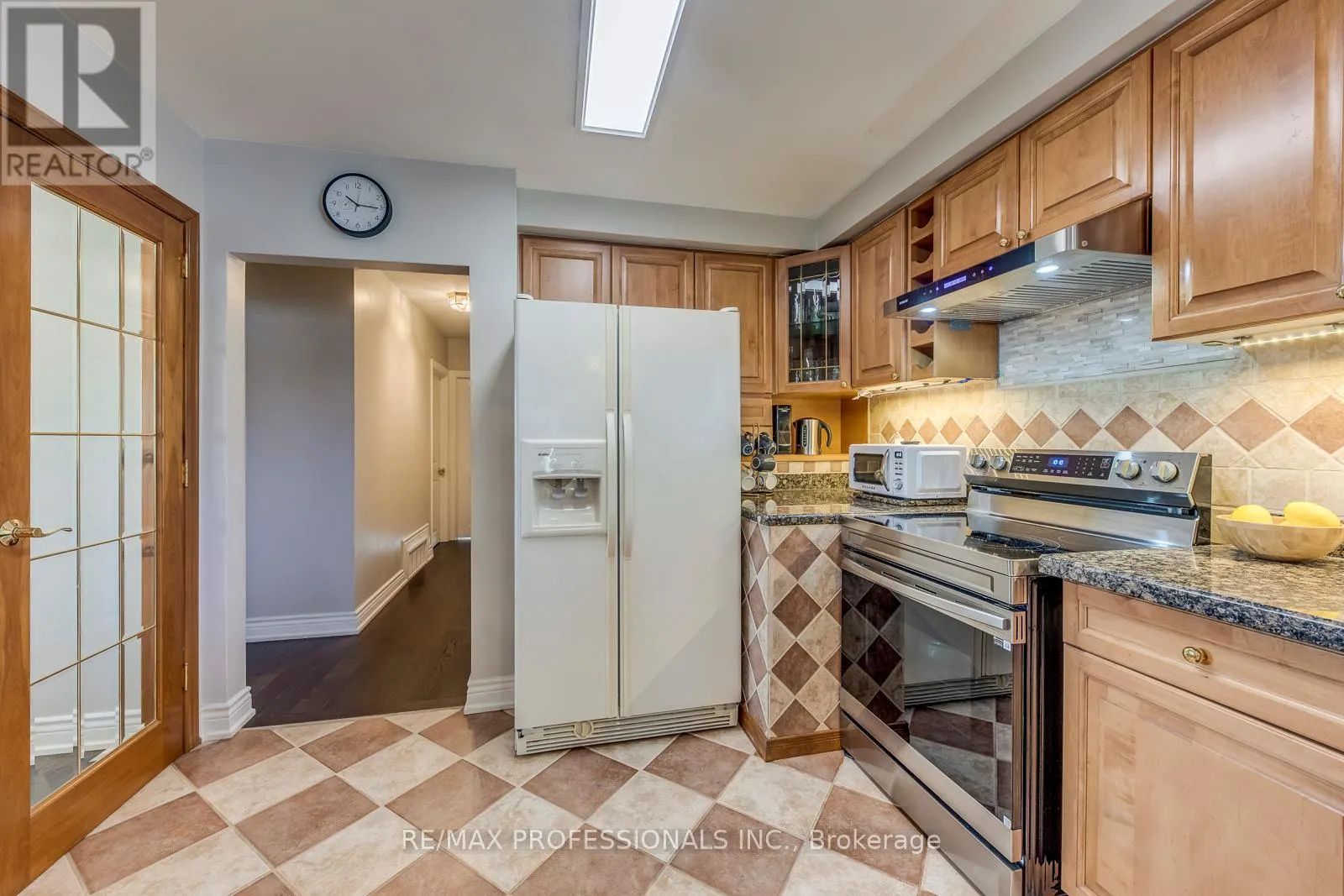 28 SUMMERFIELD CRESCENT