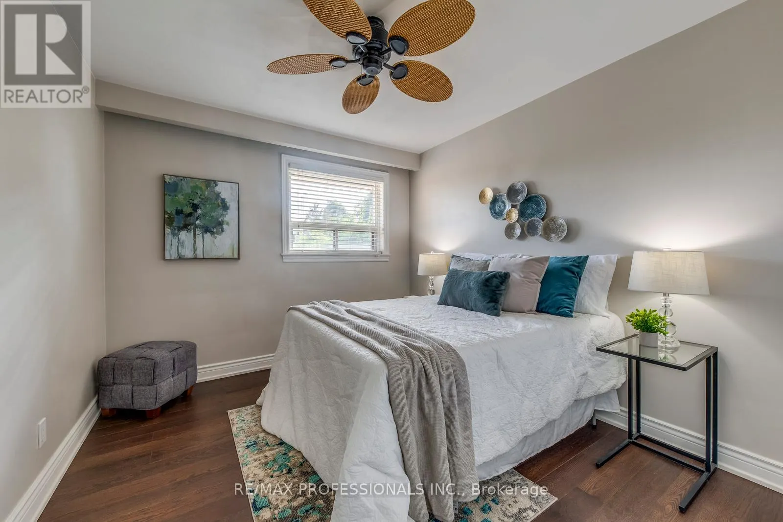 28 SUMMERFIELD CRESCENT