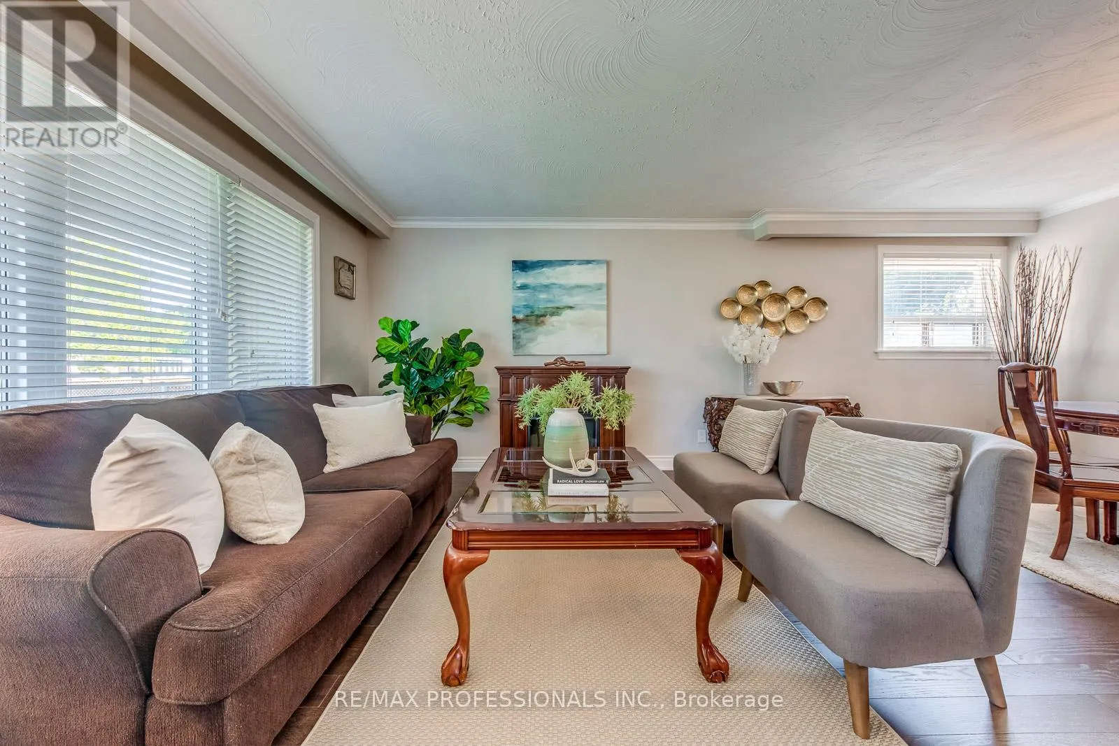 28 SUMMERFIELD CRESCENT